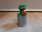 Sesamstraat Oscar poppetje met appel, Verzamelen, Poppetjes en Figuurtjes, Ophalen of Verzenden