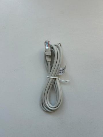 1 meter internetkabel. Utp kabel cat 5e beschikbaar voor biedingen