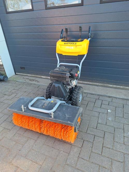 In mooie staat zijnde veegmachine Stiga 800 mm veegbreedte., Tuin en Terras, Veegmachines, Zo goed als nieuw, Ophalen of Verzenden