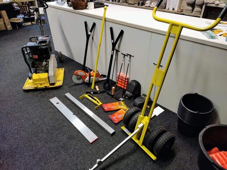 Bandentang te huur (2st) tbv straatwerk, Tuin en Terras, Hand-tuingereedschap, Gebruikt, Ophalen