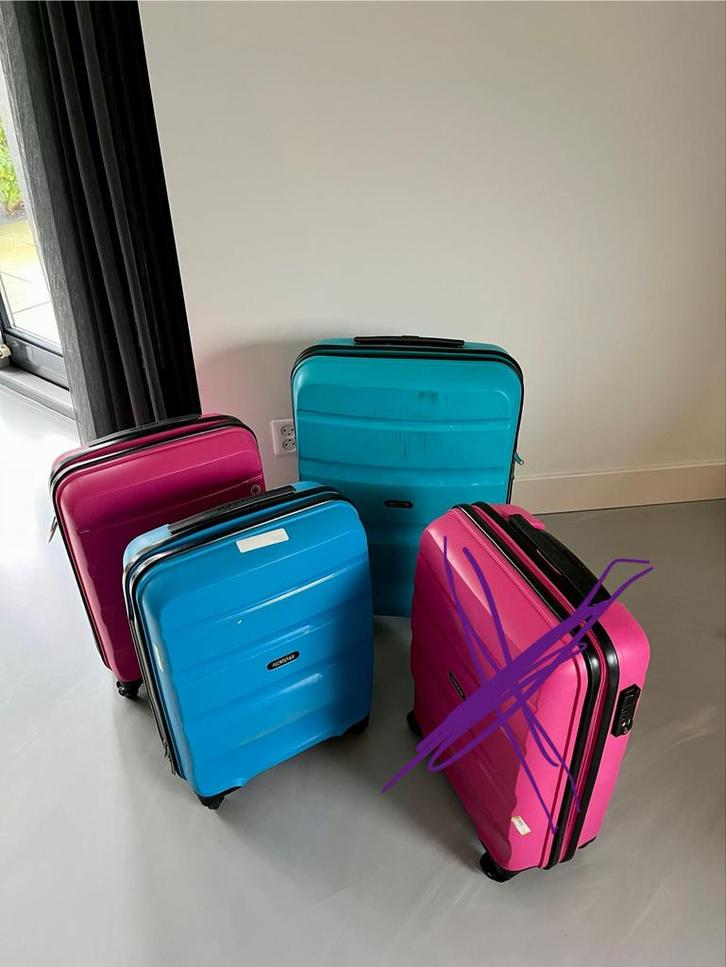 Reiskoffers set van 3 - Harde Koffers, Sieraden, Tassen en Uiterlijk, Koffers, Gebruikt, Hard kunststof, 50 tot 60 cm, 35 tot 45 cm