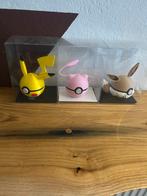 Pokemon Ballen - Pikachu, Eevee, mew. 20 euro per stuk, Hobby en Vrije tijd, Verzamelkaartspellen | Pokémon, Verzenden, Zo goed als nieuw