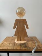 Vrolijke tafellamp Eva - Vrouw, Huis en Inrichting, Lampen | Tafellampen, Ophalen of Verzenden, Zo goed als nieuw, Glas, Minder dan 50 cm