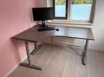 Bureau IKEA, Ophalen, In hoogte verstelbaar, Zo goed als nieuw, Bureau