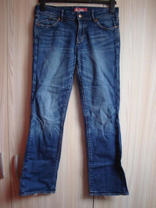 Lange blauwe spijkerbroek. Jeansmaat 28 / 32., Kleding | Dames, Spijkerbroeken en Jeans, Zo goed als nieuw, W28 - W29 (confectie 36)