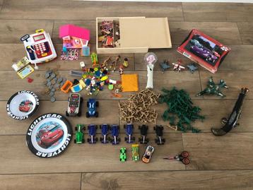 Speelgoed bundel Cars/auto's/soldaatjes/Playmobiel restant beschikbaar voor biedingen