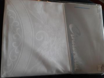 Cinderella wit rond tafelkleed 180 cm beschikbaar voor biedingen