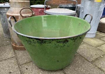 Reseda groen emaille goulash pan uit Hongarije beschikbaar voor biedingen