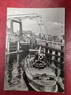 Zwartsluis ophaalbrug met boot, Verzamelen, Ansichtkaarten | Nederland, Ophalen of Verzenden, 1940 tot 1960, Groningen