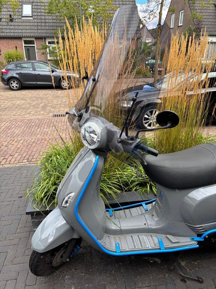Riva Scooter 50cc Grijs-Blauw, Fietsen en Brommers, Scooters | Overige merken, Gebruikt, Maximaal 45 km/u, Benzine, Ophalen