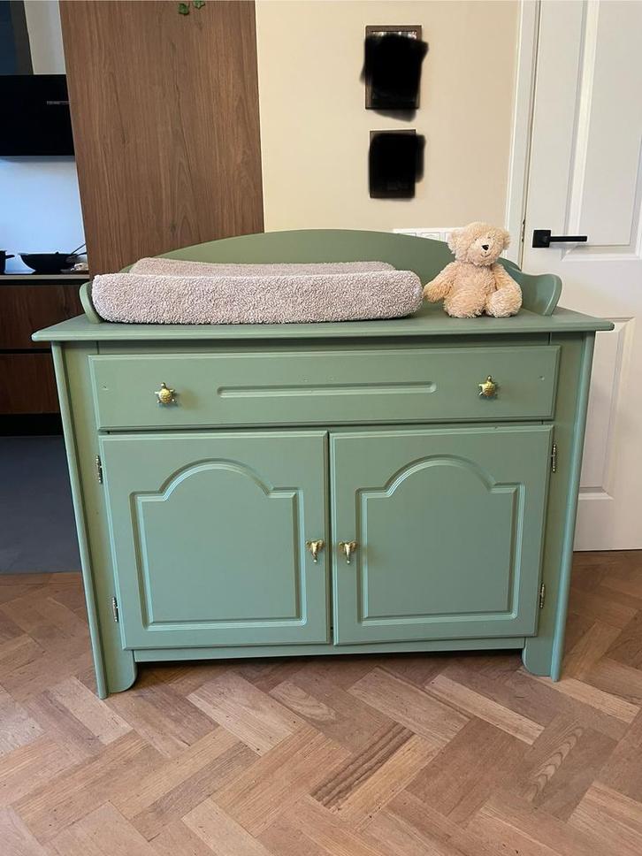 Vintage baby commode groen, Kinderen en Baby's, Kinderkamer | Commodes en Kasten, Zo goed als nieuw, 90 tot 105 cm, 100 cm of meer