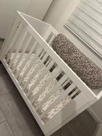 Babybed met matras, Kinderen en Baby's, Babywiegjes en Ledikanten, Ophalen, Zo goed als nieuw, Ledikant