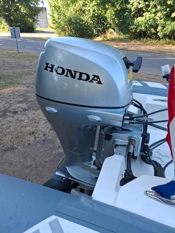 Honda bf 8 bj 2021 ong 50 uur. Riba kanteltrailer t.e.a.b. beschikbaar voor biedingen