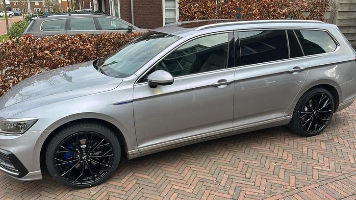 Volkswagen Passat 1.4 TSI GTE 218pk 6-DSG 2020 Grijs, Auto's, Volkswagen, Particulier, Passat, 360° camera, Achteruitrijcamera