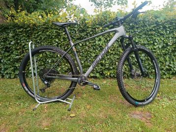 Mendiz X21. Carbon 29er. Twv €2200.adviesprijs

Demo.  beschikbaar voor biedingen