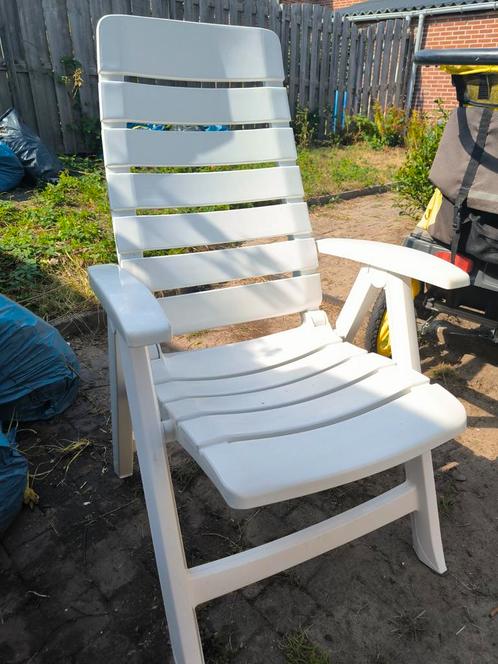 Tuinstoelen set met tuintafel ligstoel, Tuin en Terras, Tuinstoelen, Zo goed als nieuw, Kunststof, Verstelbaar, Ophalen