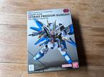 GUNPLA Gundam Modelkit ZGMF-X20A STRIKE FREEDOM - RARE FIND, Hobby en Vrije tijd, Figuur of Figuren, Ophalen of Verzenden, 1:50 of kleiner