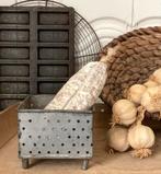 Brocante oude Franse kaasmal op pootjes, Ophalen of Verzenden