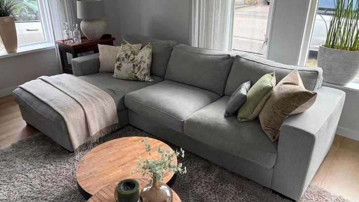 Grijze hoekbank - comfortabel en stijlvol!, Huis en Inrichting, Banken | Bankstellen, Zo goed als nieuw, Hoekbank, Vierpersoons of meer