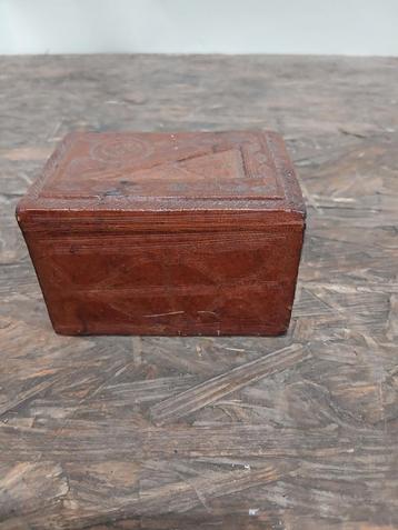 Vintage Houten Doosje - 9,5x7x6 cm beschikbaar voor biedingen