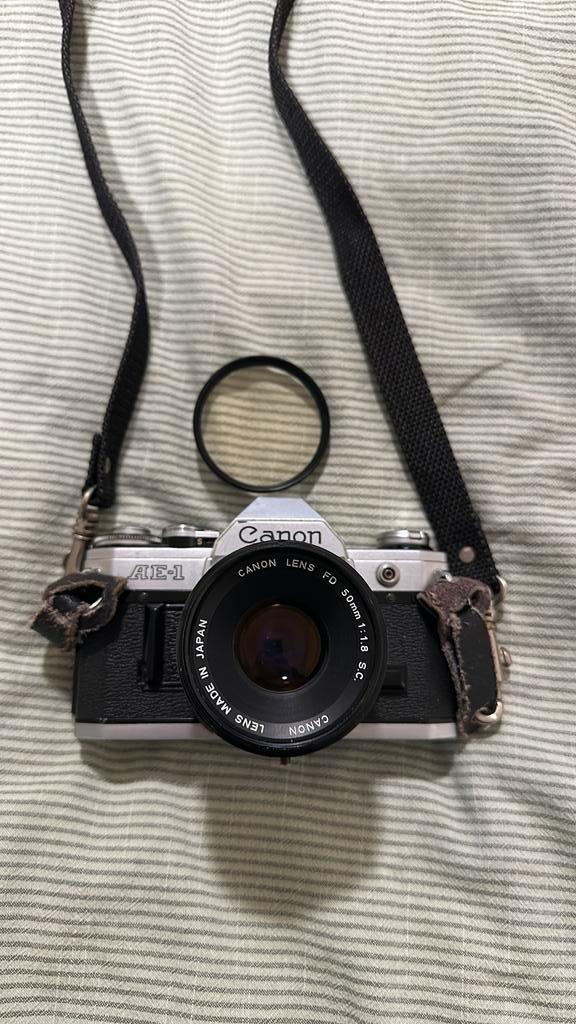Canon AE-1 met Canon FD 50mm 1.8 s.c., Audio, Tv en Foto, Fotocamera's Analoog, Zo goed als nieuw, Spiegelreflex, Canon, Ophalen of Verzenden