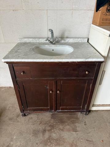 Vintage Wasmeubel met Marmeren Blad beschikbaar voor biedingen