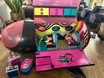 L.O.L vliegtuig met accessoires - Zo Goed Als Nieuw! beschikbaar voor biedingen