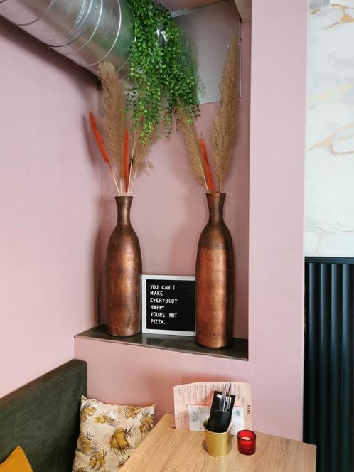 Twee koper-goud-bruin vazen van steen., Huis en Inrichting, Woonaccessoires | Vazen, Gebruikt, Overige kleuren, Minder dan 50 cm