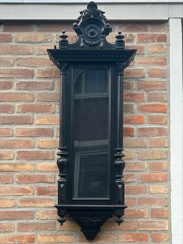 Lege klok kast voor een gewichten regulateur beschikbaar voor biedingen