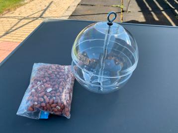 Vogelvoer voeder bol beschikbaar voor biedingen