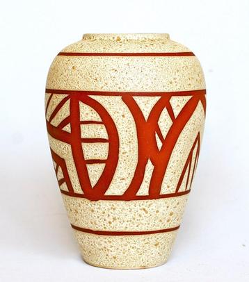 Vintage Duitse Bruisglazuur Vaas met Geometrische Patronen beschikbaar voor biedingen