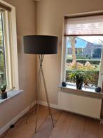 2  moderne vloerlampen ., Huis en Inrichting, Lampen | Vloerlampen, Ophalen, Zo goed als nieuw, 150 tot 200 cm