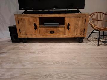 TV Meubel Mango Hout op Wielen beschikbaar voor biedingen