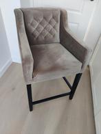 Twee hoge stoelen voor onder een kookeiland., Huis en Inrichting, Stoelen, Ophalen, Hout, Twee, Overige kleuren