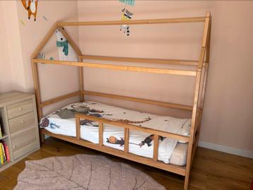 90x200cm houten kinderbed beschikbaar voor biedingen