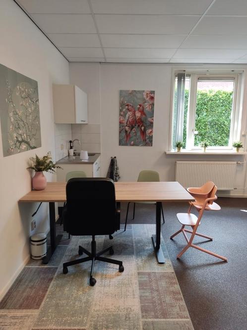 Mooie, lichte praktijkruimte in Tiel!, Huizen en Kamers, Kamers te huur