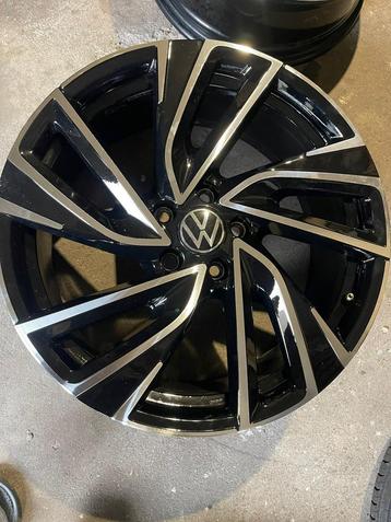 Originele VW Adelaide Golf T Roc velg19 inch – 5x112 1Velg beschikbaar voor biedingen
