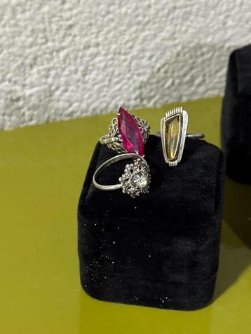 Drie antieke zilveren ringen ( c.a. 1880 - 1920 ) beschikbaar voor biedingen