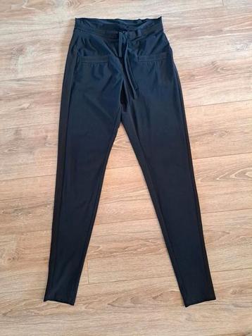 Studio Anneloes.  Donkerblauwe trvlst broek XS. beschikbaar voor biedingen