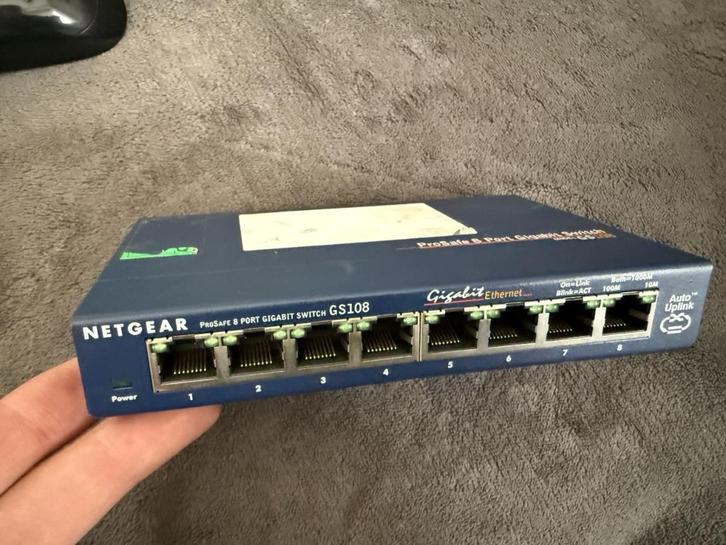 Netgear GS108 prosafe 8 port gigabit switch, Computers en Software, Netwerk switches, Gebruikt, Ophalen of Verzenden
