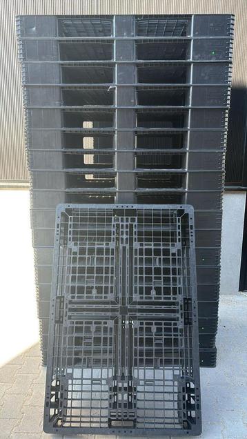 Palletdeal 19st || lichte kunststof pallets 1200x800 beschikbaar voor biedingen
