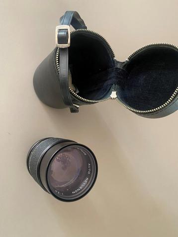 Revuenon 135mm f/2.8 telelens met leren koker beschikbaar voor biedingen