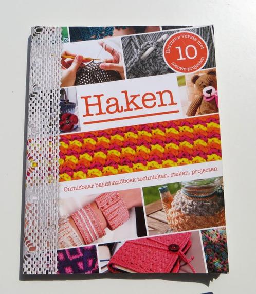 Haakboek M4859: Jaroslavia Dovcova - Handboek haken, Boeken, Hobby en Vrije tijd, Gelezen, Breien en Haken, Ophalen of Verzenden