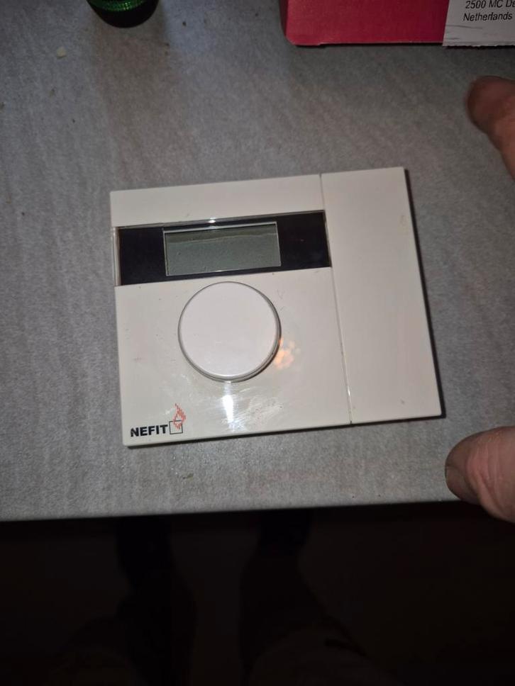 Nefit ModuLine 100 Thermostaat met Grondplaat, Doe-het-zelf en Verbouw, Thermostaten, Gebruikt, Slimme thermostaat, Ophalen of Verzenden
