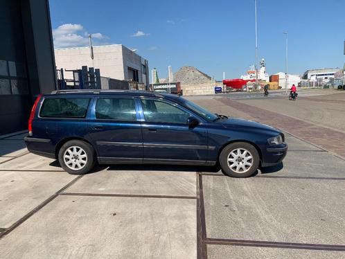 Volvo V70 2.4 170PK AUT 2001 Leer nw distri  Vandaag 2000€, Auto's, Volvo, Particulier, V70, ABS, Airbags, Airconditioning, Alarm