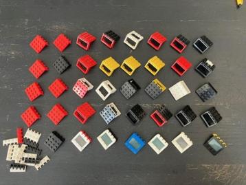 Lot LEGO 40 stuks autodakjes voertuig hinges met raampjes beschikbaar voor biedingen