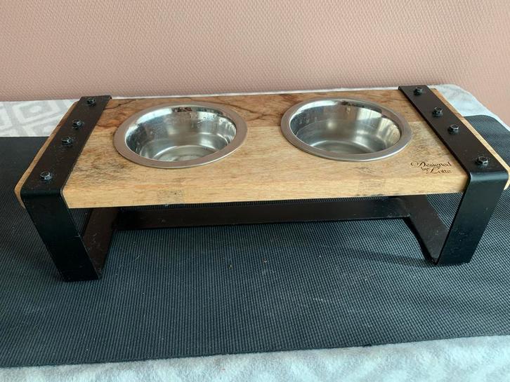 Designed by Lotte voer en water set  Karinto voor de hond, Dieren en Toebehoren, Hondenvoerbakken en Drinkbakken, Gebruikt, Ophalen of Verzenden