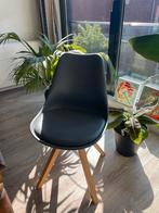 2 Moderne grijze stoelen (Fonq), Huis en Inrichting, Ophalen, Twee, Zo goed als nieuw, Grijs