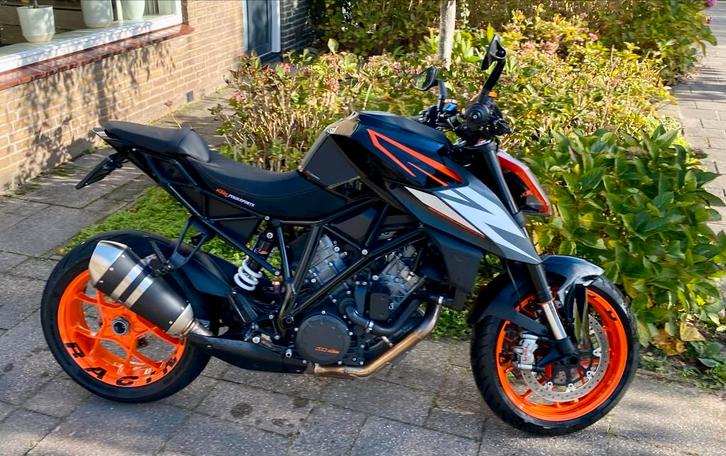 KTM 1290 Super Duke R Gen 2 met alle opties, Motoren, Motoren | KTM, Particulier, Naked bike, meer dan 35 kW, 2 cilinders, Motorrijbewijs A