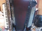 Accordeon Mengascini, Muziek en Instrumenten, Accordeons, Toetsaccordeon, Zo goed als nieuw, 120-bas, Met riemen